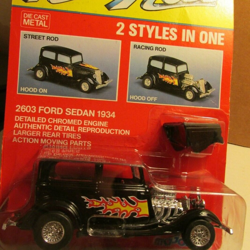 Majorette Hot Rod 1934 Ford Sedan - 2 Styles in One